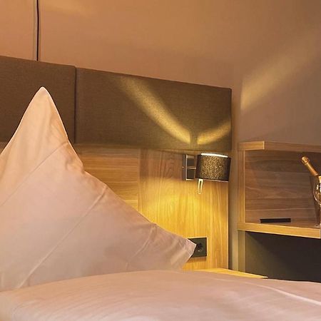 Hotel Das Bischof タウバービショフスハイム エクステリア 写真